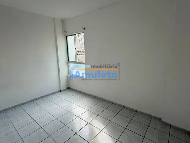 Apartamento 2 quartos e 1 banheiro, para alugar, no bairro Várzea em Recife