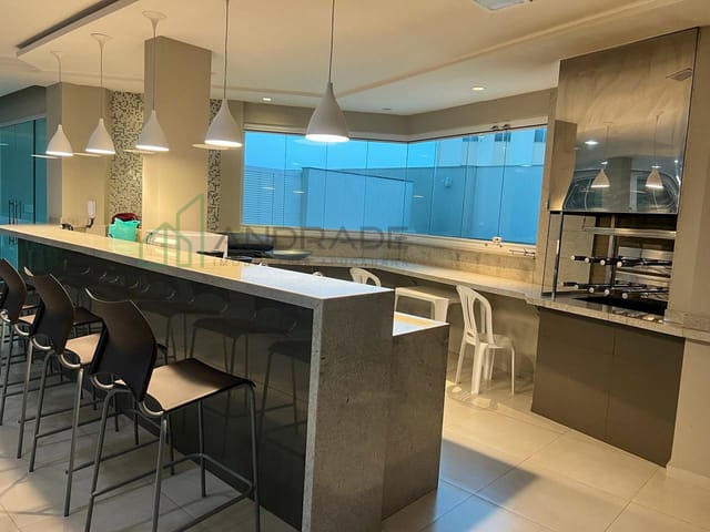 Apartamento com 200m² 3 quartos e 2 banheiros, à venda, no bairro Centro em Apucarana