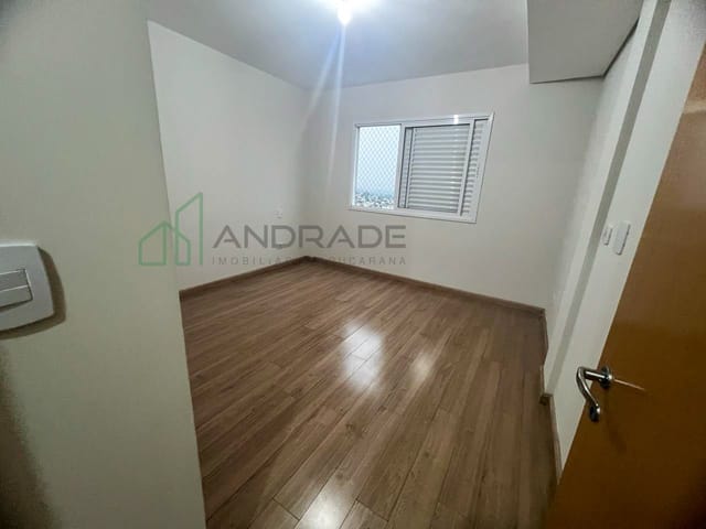 Apartamento com 200m² 3 quartos e 2 banheiros, à venda, no bairro Centro em Apucarana