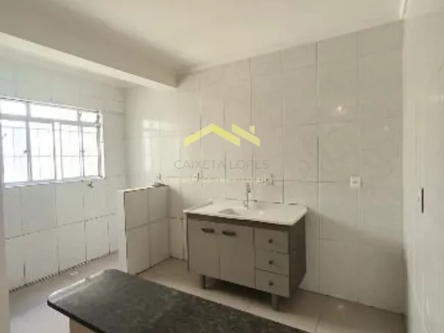 Apartamento 2 quartos e 1 banheiro, para alugar, no bairro Parque Oratório em Santo André