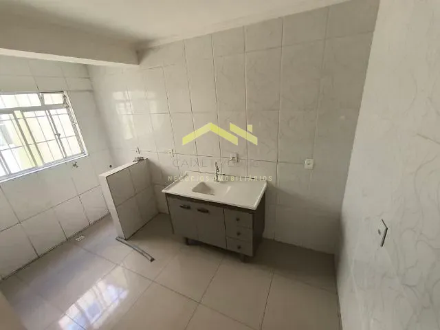 Apartamento 2 quartos e 1 banheiro, para alugar, no bairro Parque Oratório em Santo André