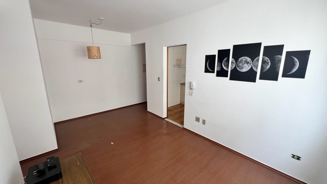 Apartamento com 80m² 2 quartos e 1 banheiro, à venda, no bairro Centro em Londrina