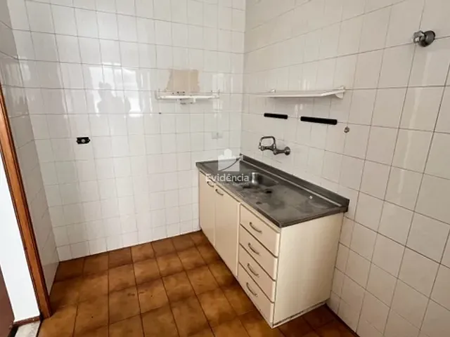 Apartamento com 80m² 2 quartos e 1 banheiro, à venda, no bairro Centro em Londrina