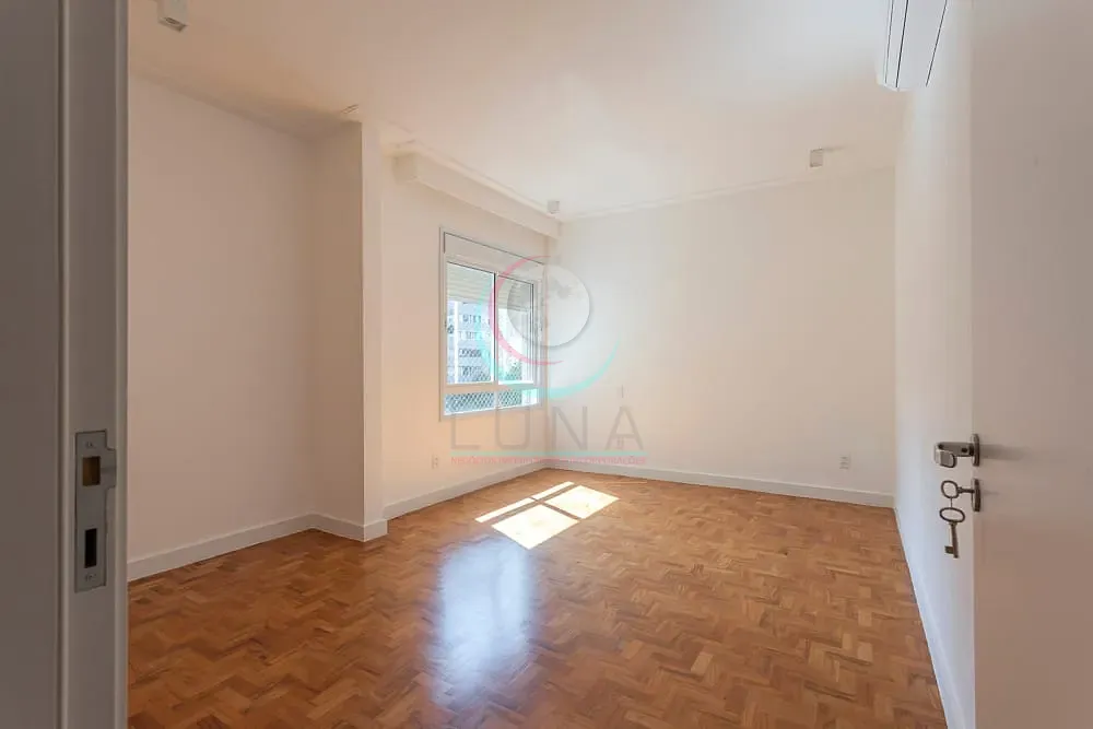 Apartamento, 3 quartos, 209 m² - Foto 1