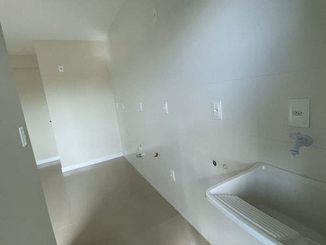 Foto do Apartamento - Apartamento de 2 dormitórios em Palhoça, ótima localização, piso em porcelanato. Não perca esta oportunidade de morar próximo ao centro da cidade de Palhoça. | Michelli Lima da Silva