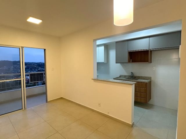 Apartamento 2 quartos e 1 banheiro, à venda, no bairro Mansões do Bom Pastor em Juiz de Fora
