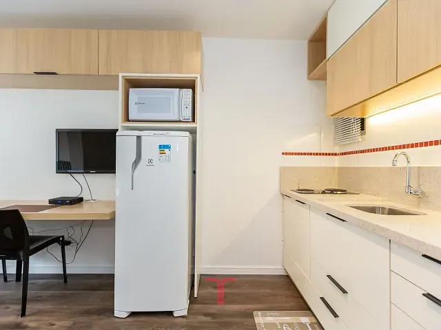 Apartamento com 33m² 1 quarto e 1 banheiro, para alugar, no bairro Centro Cívico em Curitiba