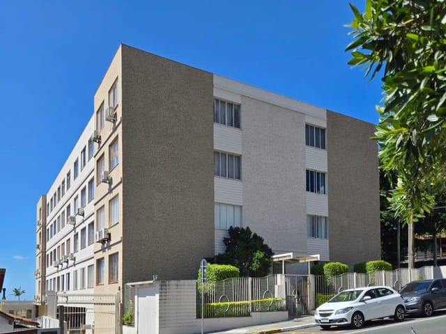 Apartamento 2 quartos e 1 banheiro, para alugar, no bairro Coqueiros em Florianópolis