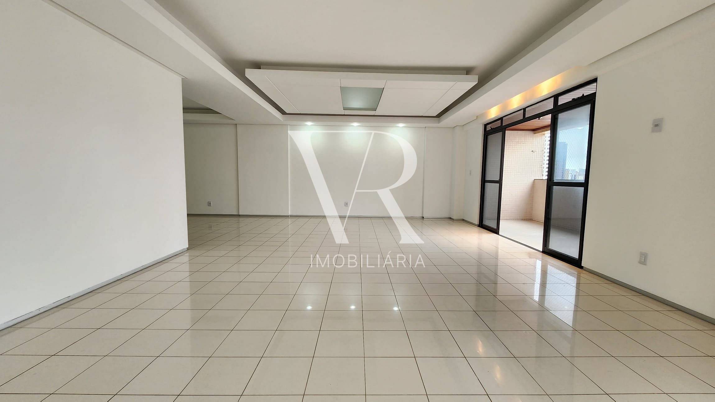 Apartamento à venda com 3 quartos, 167m² - Foto 1