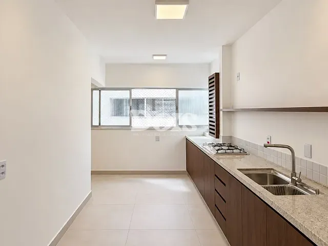 Apartamento 3 quartos e 3 banheiros, para alugar, no bairro Praia do Canto em Vitória