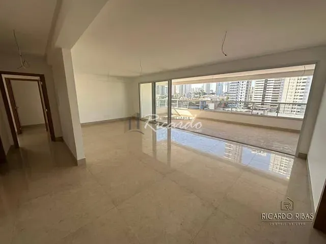 Apartamento com 226m², à venda, no bairro Setor Bueno em Goiânia