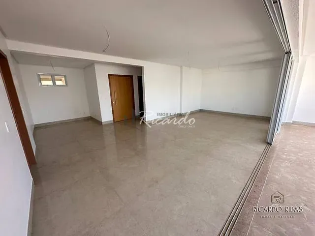 Apartamento com 226m², à venda, no bairro Setor Bueno em Goiânia