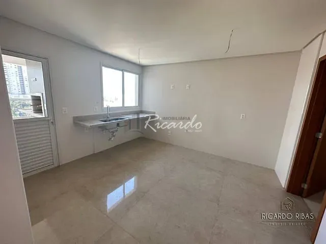Apartamento com 226m², à venda, no bairro Setor Bueno em Goiânia