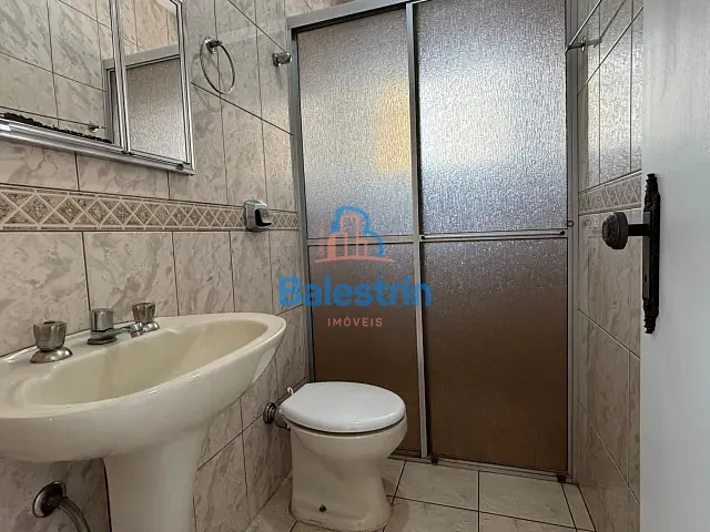 Apartamento 4 quartos e 3 banheiros, para alugar, no bairro Centro em Fraiburgo