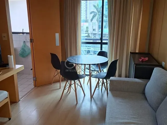 Apartamento 1 quarto e 2 banheiros, à venda ou para alugar, no bairro Moema em São Paulo