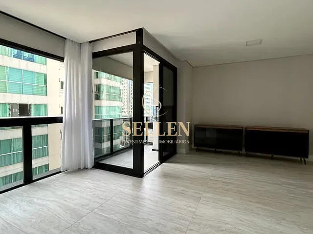 Apartamento 4 quartos e 5 banheiros, à venda, no bairro Pioneiros em Balneário Camboriú