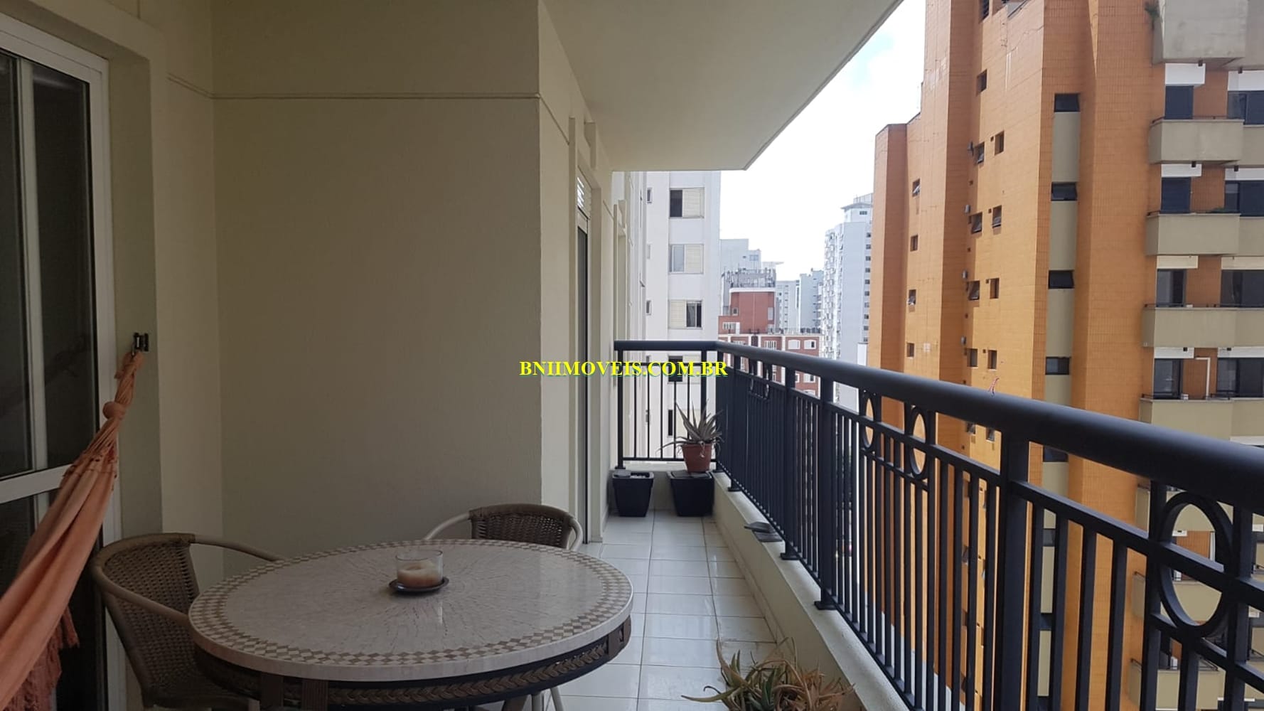 Apartamento para alugar com 3 quartos, 100m² - Foto 1