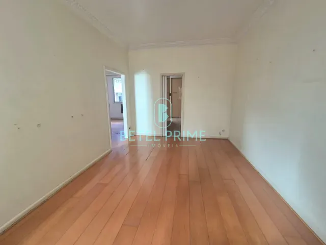 Apartamento com 70m² 2 quartos e 2 banheiros, à venda, no bairro Copacabana em Rio de Janeiro