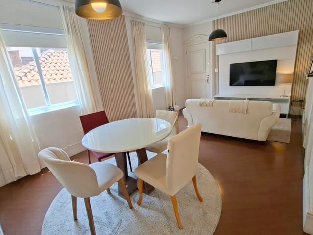 Apartamento com 103m² 2 quartos e 2 banheiros, para alugar, no bairro Cerqueira César em São Paulo