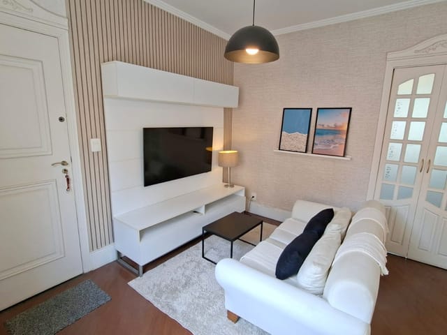Apartamento com 103m² 2 quartos e 2 banheiros, para alugar, no bairro Cerqueira César em São Paulo