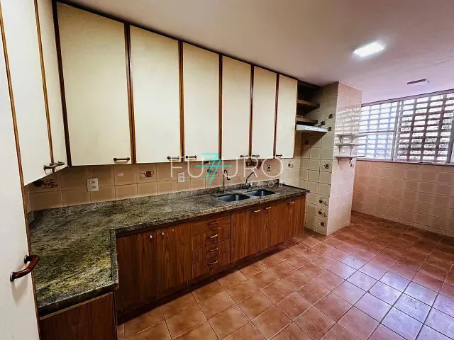 Apartamento 3 quartos e 2 banheiros, para alugar, no bairro Asa Sul em Brasília