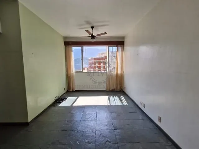 Apartamento 2 quartos e 2 banheiros, à venda, no bairro Lagoa em Rio de Janeiro