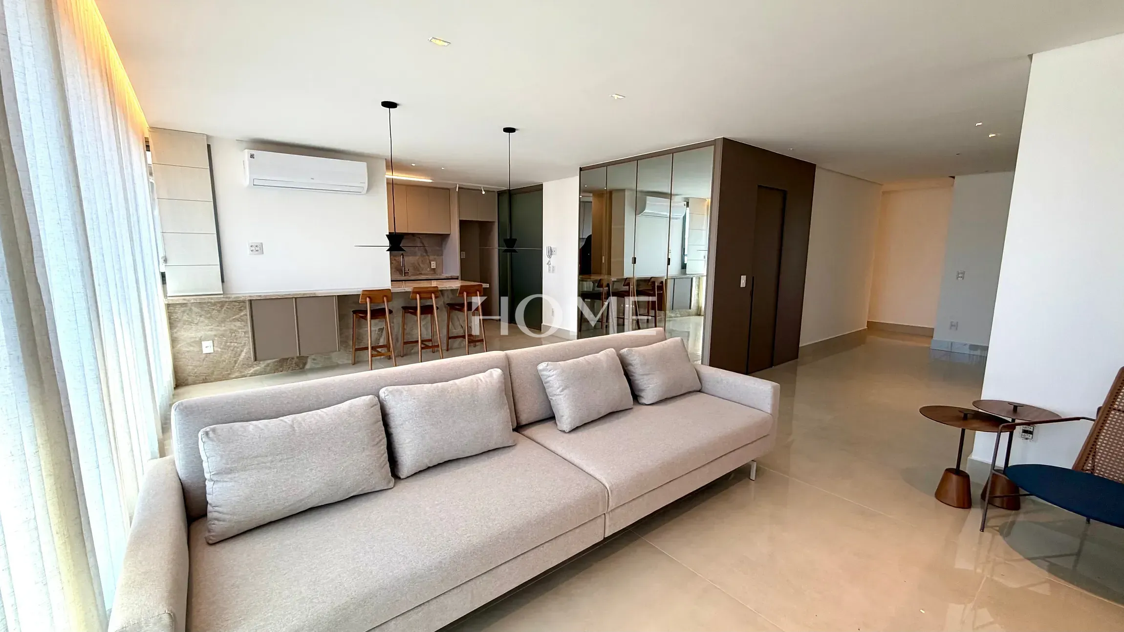 APARTAMENTO NO SUDOESTE, QUADRA 500 – 145M² – 3 SUÍTES