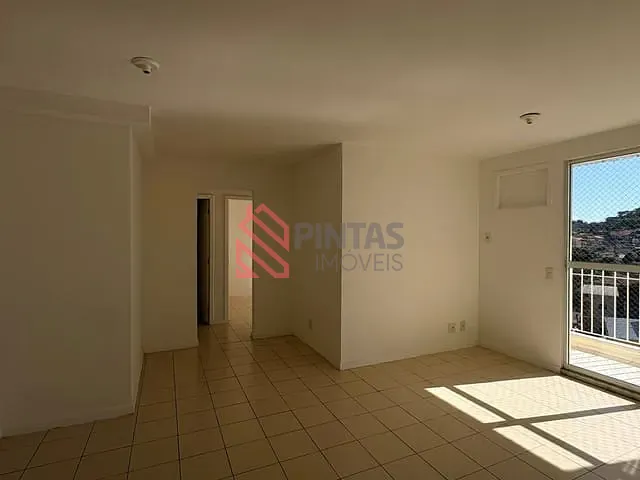 Apartamento 2 quartos e 1 banheiro, para alugar, no bairro Barreto em Niterói