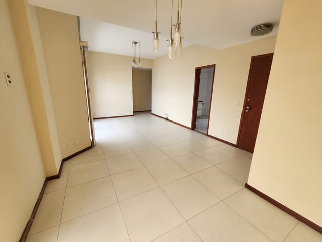 Apartamento com 150m² 3 quartos e 1 banheiro, para alugar, no bairro Algodoal em Cabo Frio