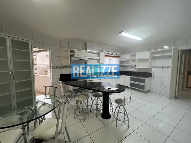 Apartamento 4 quartos e 2 banheiros, à venda, no bairro Centro em Marau