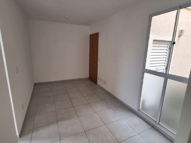Apartamento 2 quartos e 1 banheiro, à venda, no bairro Barbosa Lage em Juiz de Fora