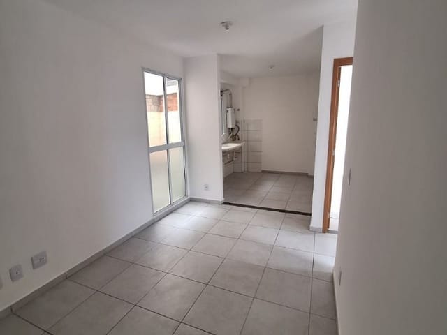 Apartamento 2 quartos e 1 banheiro, à venda, no bairro Barbosa Lage em Juiz de Fora