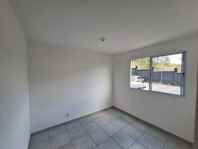 Apartamento 2 quartos e 1 banheiro, à venda, no bairro Barbosa Lage em Juiz de Fora