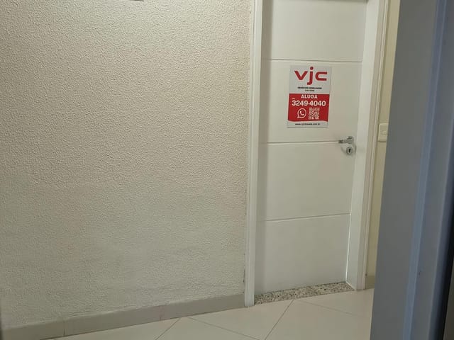 Apartamento 2 quartos e 2 banheiros, para alugar, no bairro Coqueiros em Florianópolis