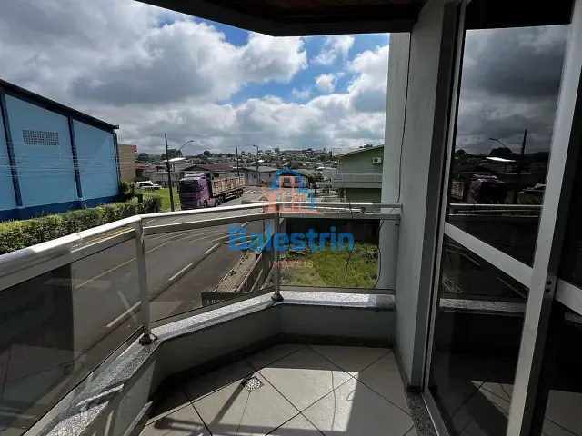 Apartamento 3 quartos e 2 banheiros, para alugar, no bairro Centro em Fraiburgo