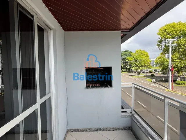Apartamento 3 quartos e 2 banheiros, para alugar, no bairro Centro em Fraiburgo