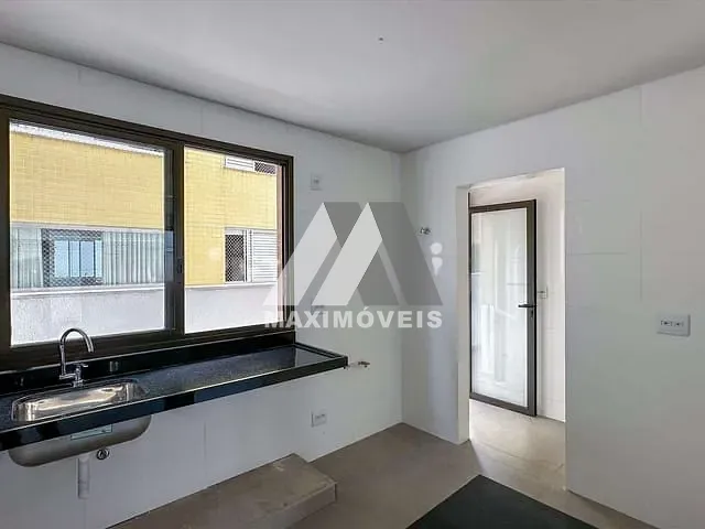 Apartamento 2 quartos e 2 banheiros, à venda, no bairro Santo Antônio em Belo Horizonte