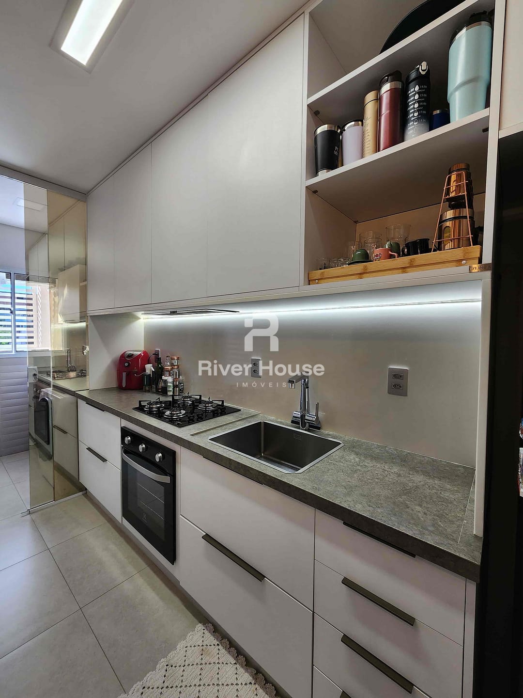 Apartamento à venda com 2 quartos, 65m² - Foto 8