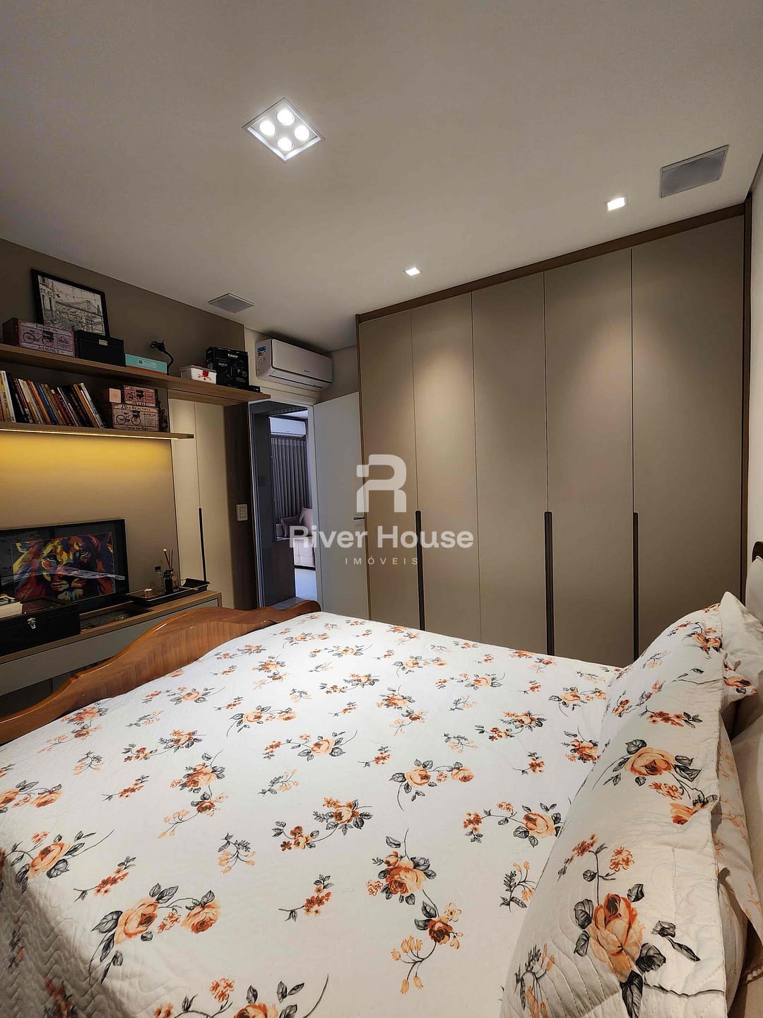 Apartamento à venda com 2 quartos, 65m² - Foto 19