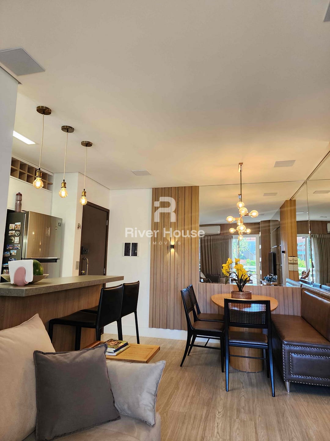 Apartamento à venda com 2 quartos, 65m² - Foto 1