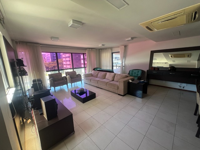 Apartamento 4 quartos e 6 banheiros, à venda, no bairro Ponta Verde em Maceió