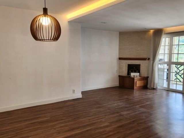 Apartamento à venda, no bairro Itaipava em Petrópolis