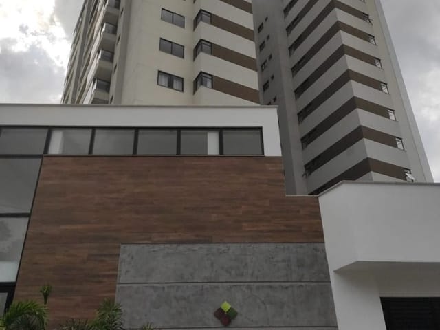 Apartamento com 160m² 4 quartos e 6 banheiros, à venda, no bairro Granbery em Juiz de Fora