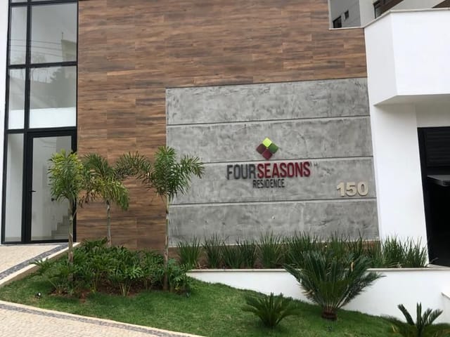 Apartamento com 160m² 4 quartos e 6 banheiros, à venda, no bairro Granbery em Juiz de Fora