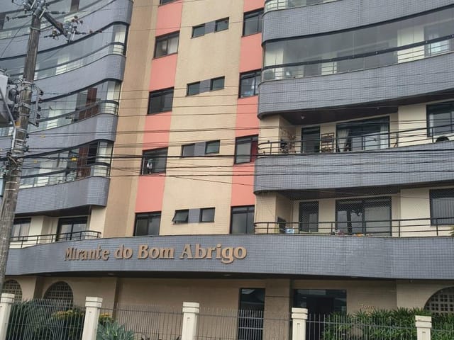 Apartamento 3 quartos e 2 banheiros, para alugar, no bairro Bom Abrigo em Florianópolis