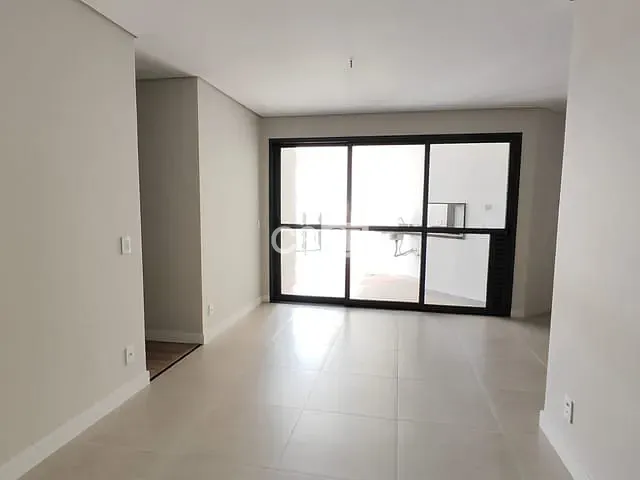 Apartamento com 137m² 3 quartos e 2 banheiros, à venda, no bairro Centro em Londrina