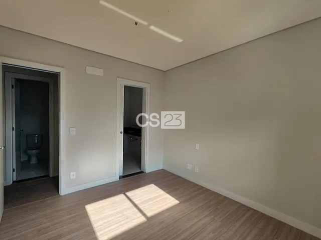 Apartamento com 137m² 3 quartos e 2 banheiros, à venda, no bairro Centro em Londrina