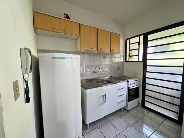 Apartamento com 58m² 3 quartos e 1 banheiro, para alugar, no bairro Loteamento Residencial Villágio Di Roma em Apucarana