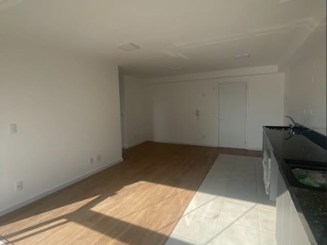 Apartamento 3 quartos e 2 banheiros, à venda ou para alugar, no bairro Vila Assunção em Santo André