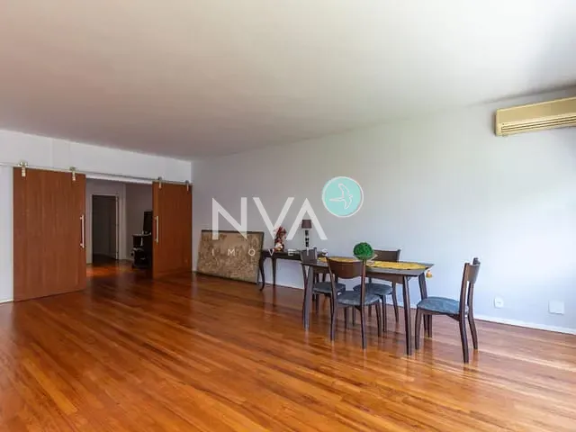 Apartamento com 210m² 4 quartos e 3 banheiros, à venda, no bairro Copacabana em Rio de Janeiro